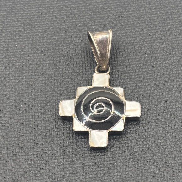 VTG 950 sterling silver Peruvian Chakana black onyx w/mother of pearl inlay boho - Picture 1 of 11